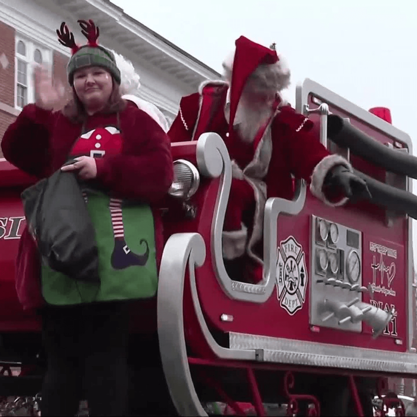 New Bern&amp;#039;S Annual Christmas Parade Draws Crowds With Live Music within Annual Christmas Visitor Crossword Clue
